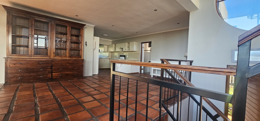 6 Bedroom Property for Sale in Middedorp Western Cape